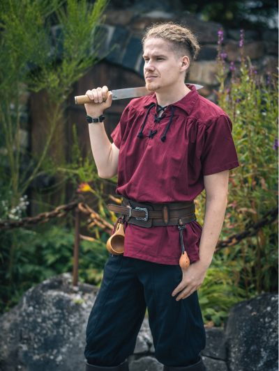 Trollfelsen_Mittelalter_Hemd_Linhardt_Maroon1