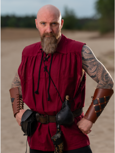 Trollfelsen_Mittelalter_Hemd_Yeoman_Maroon
